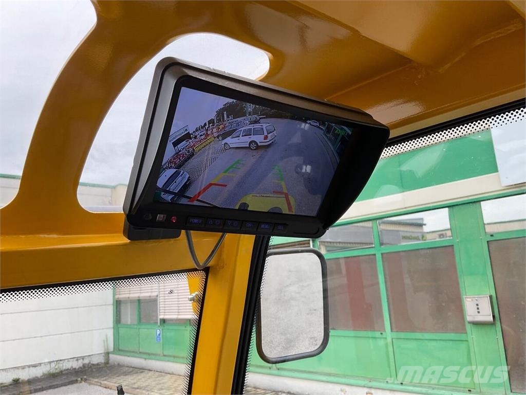Eurotrac T 13-CF Čelni nakladalci in kopači