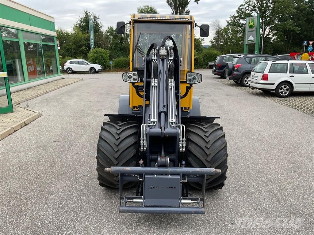 Eurotrac T 13-CF Čelni nakladalci in kopači