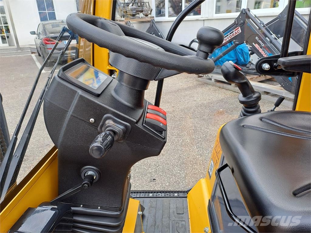 Eurotrac W 11 Voorladers en gravers
