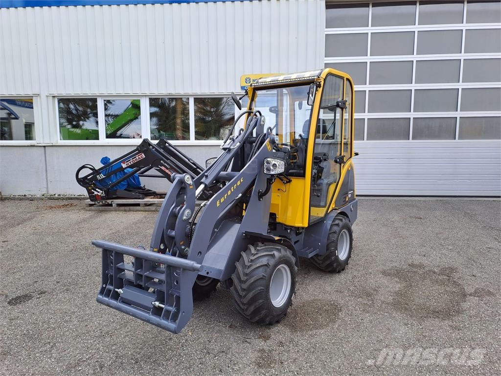 Eurotrac W 11 Voorladers en gravers