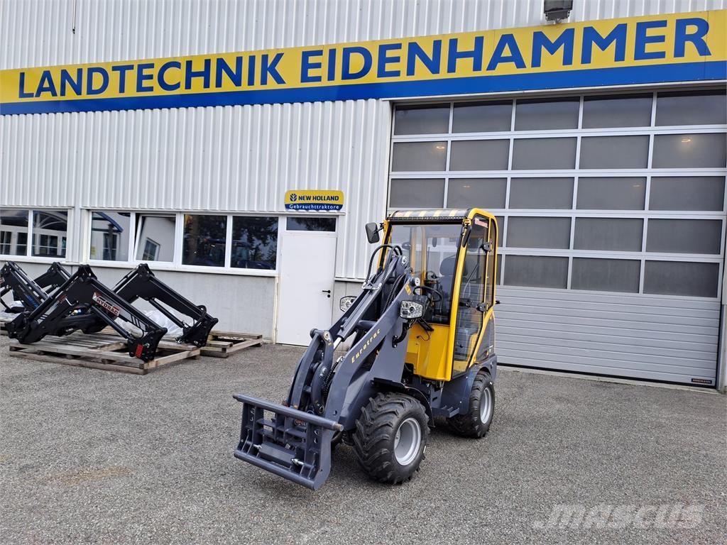 Eurotrac W 11 Voorladers en gravers