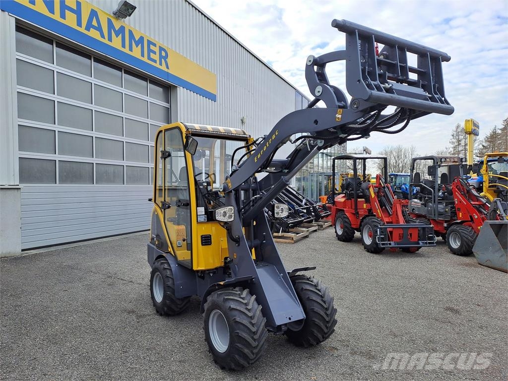 Eurotrac W 11 Voorladers en gravers