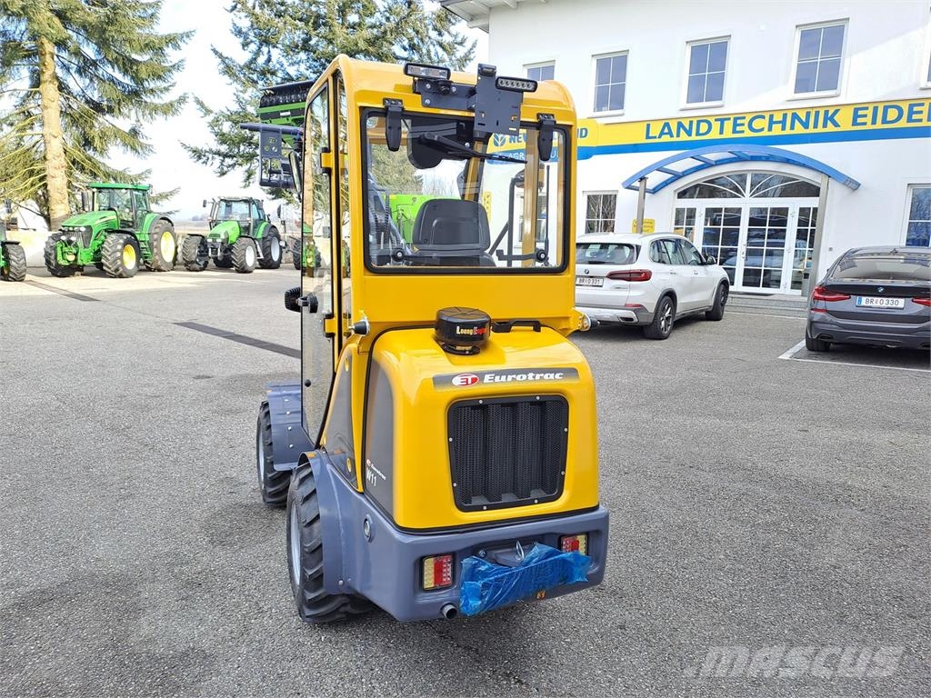 Eurotrac W 11 Voorladers en gravers