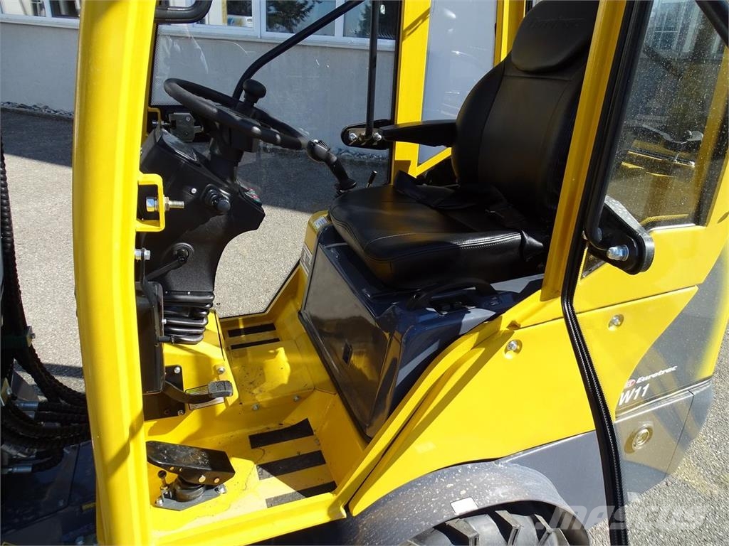 Eurotrac W 11- C mit Vollsichtkabine und Heizung Voorladers en gravers