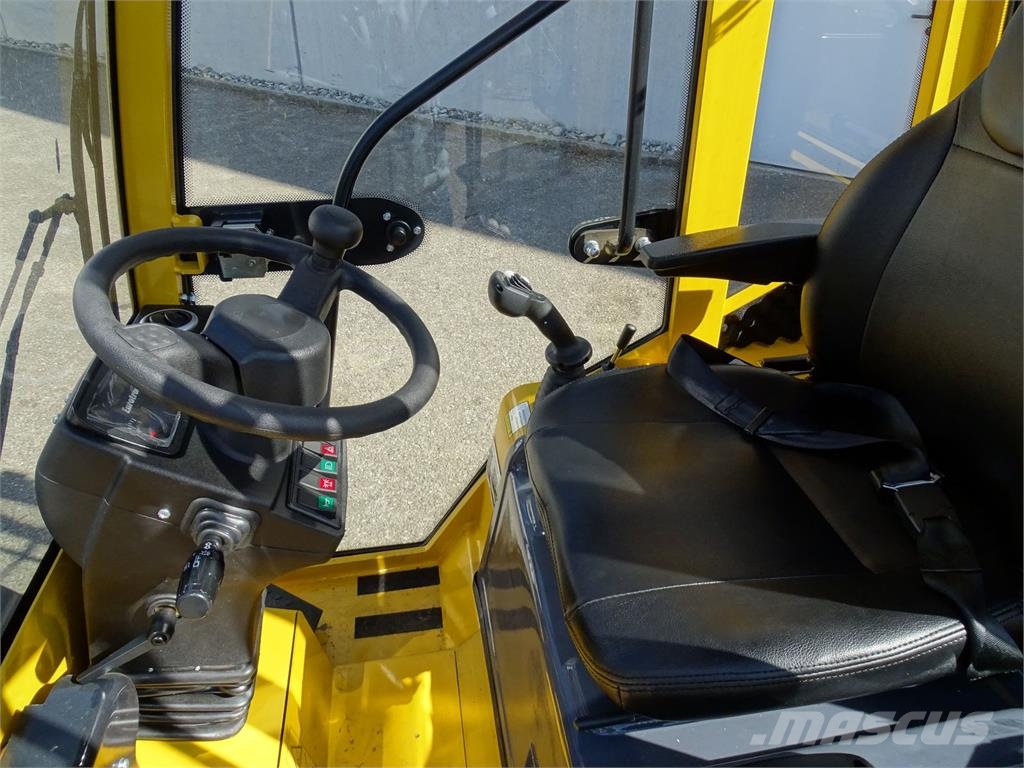 Eurotrac W 11- C mit Vollsichtkabine und Heizung Voorladers en gravers