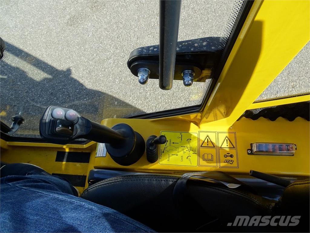 Eurotrac W 11- C mit Vollsichtkabine und Heizung Voorladers en gravers