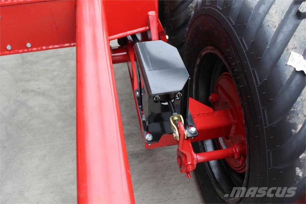 Farmi Rückewagen 14,5 to. 9 m Kran-Radantrieb Forest trailers