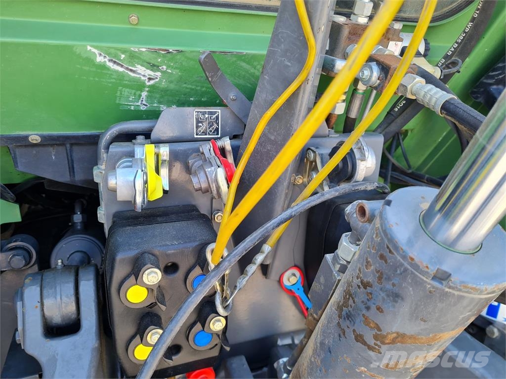 Fendt 411 Vario Traktoren