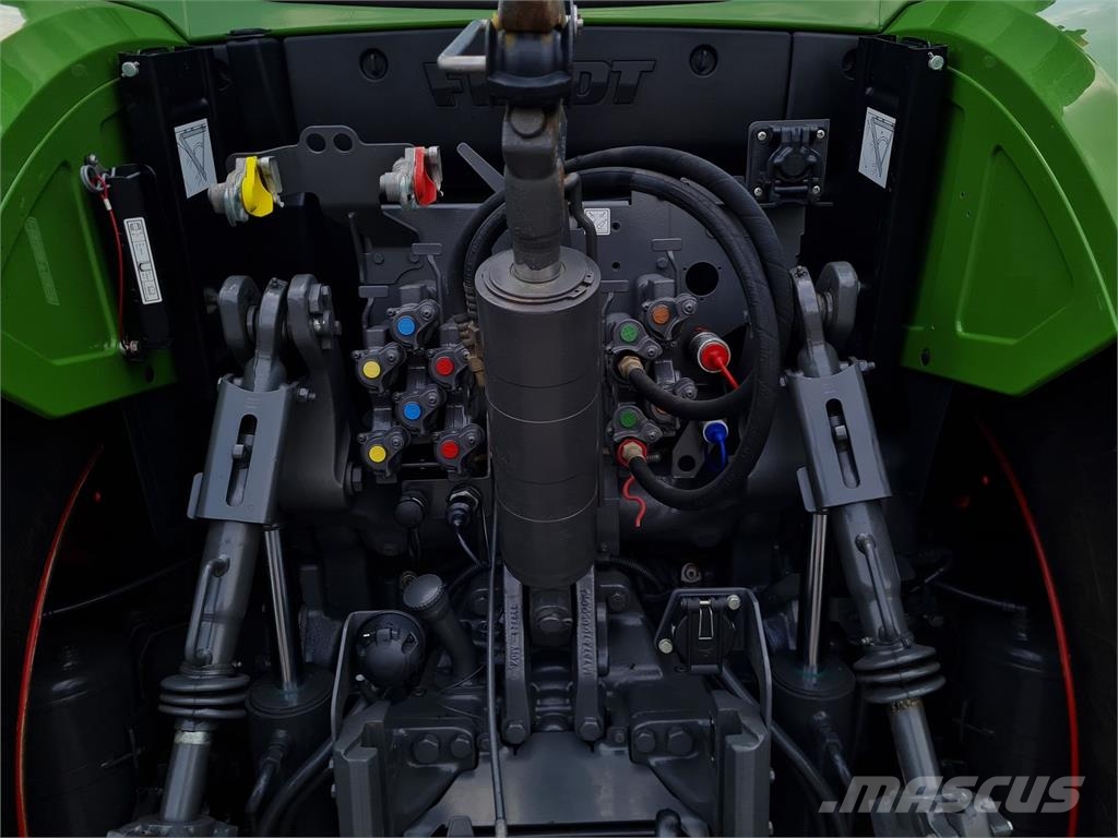 Fendt 724 Vario Profi+ Tractoren