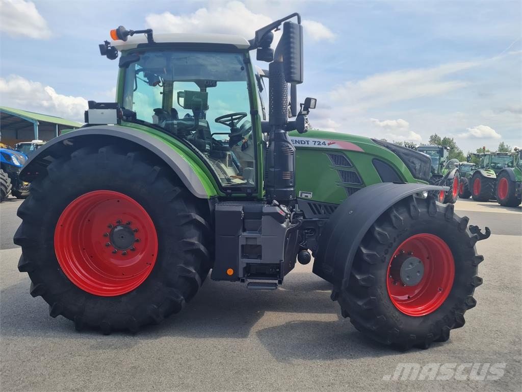 Fendt 724 Vario Profi+ Tractoren