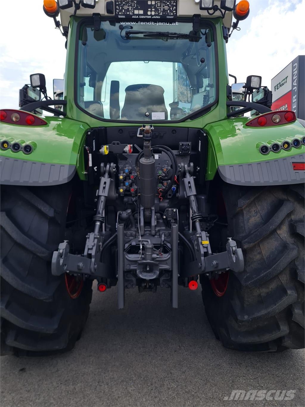 Fendt 724 Vario Profi+ Tractoren