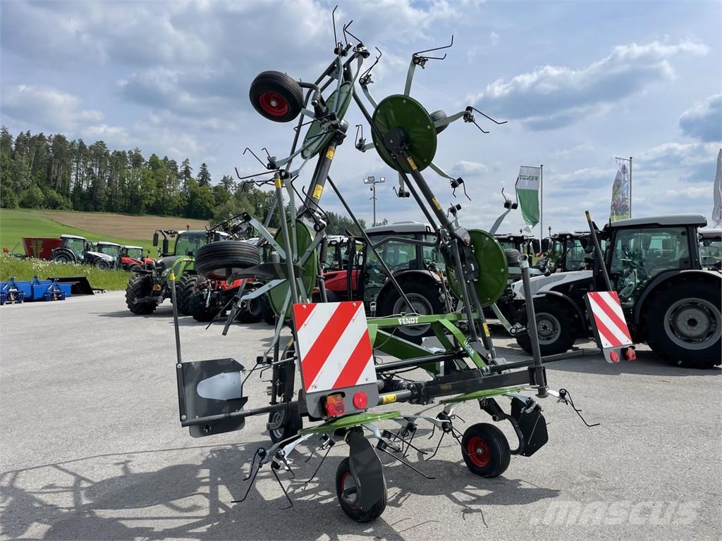 Fendt Lotus 770 Pöyhimet ja haravat