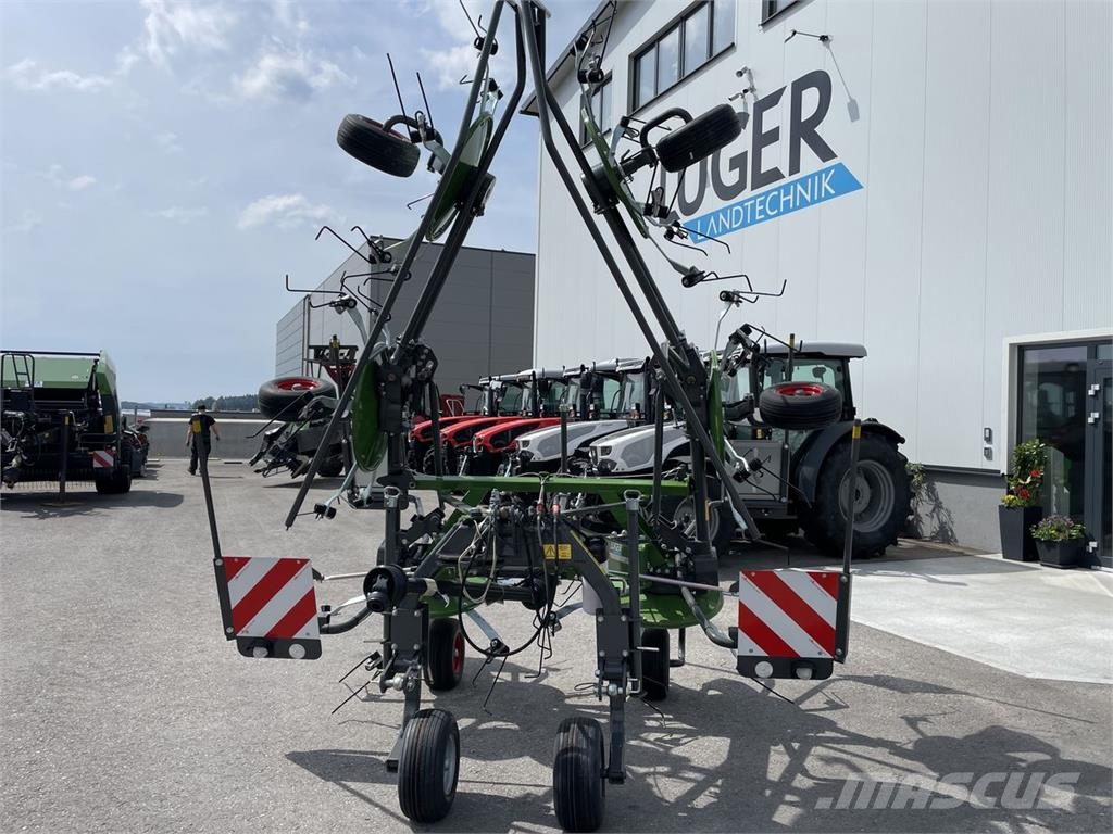Fendt Lotus 770 Pöyhimet ja haravat
