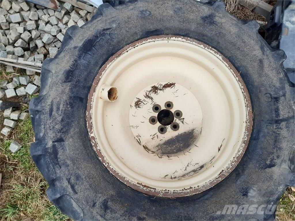 Firestone Kompletträder Same Dorado oder Agrofram Gume, točkovi i felne