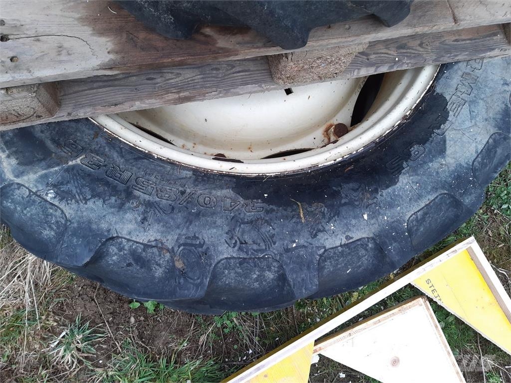 Firestone Kompletträder Same Dorado oder Agrofram Gume, točkovi i felne