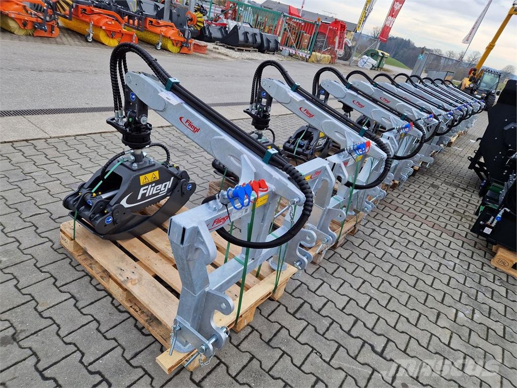 Fliegl Forstzange FZ 120 mit Rotator +Euroaufnahme Sonstige Forstmaschinen