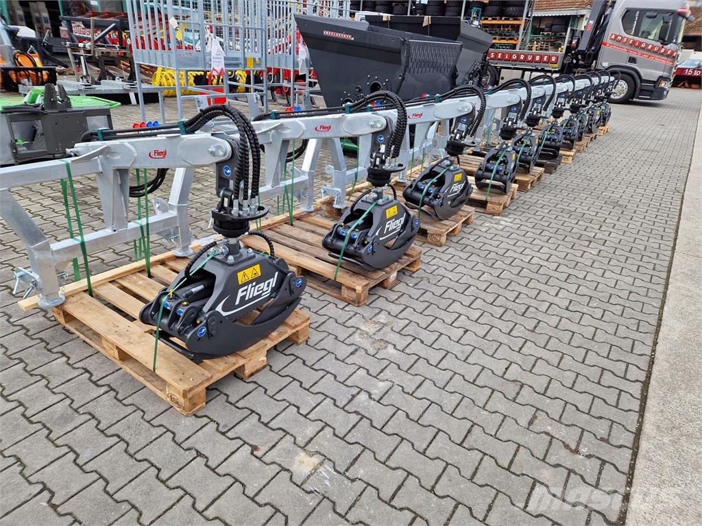 Fliegl Forstzange FZ 120 mit Rotator +Euroaufnahme Sonstige Forstmaschinen