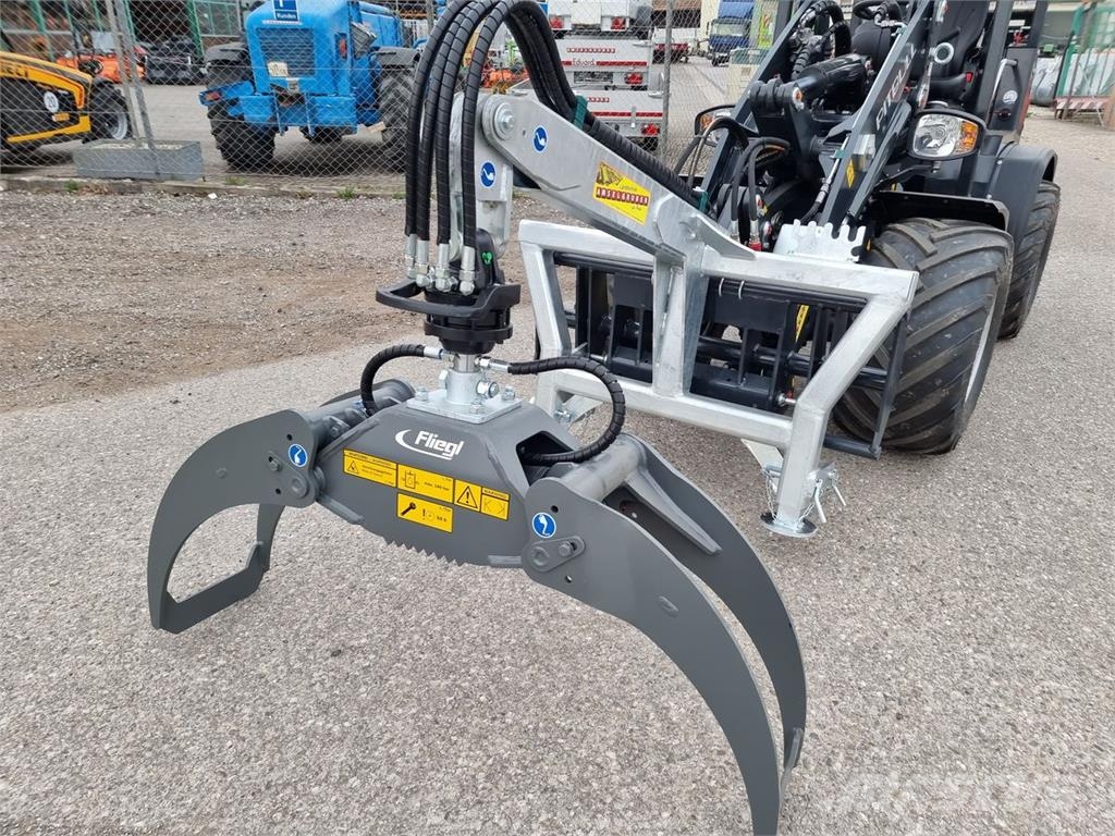 Fliegl Forstzange FZ 120 mit Rotator +Euroaufnahme Sonstige Forstmaschinen