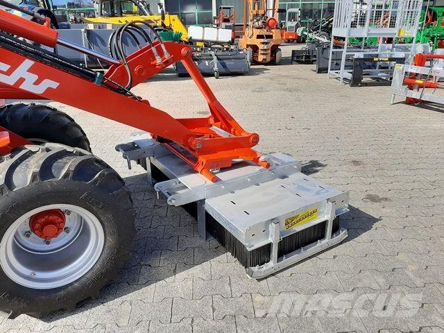 Fliegl Kehrbesen Löwe 250 cm mit Euroaufnahme und Palet Сельхозтехника - Другие