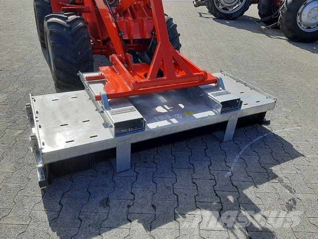 Fliegl Kehrbesen Löwe 250 cm mit Euroaufnahme und Palet Сельхозтехника - Другие