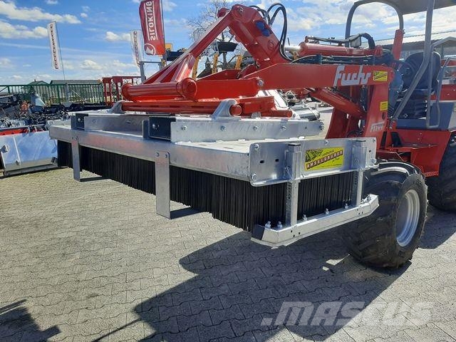 Fliegl Kehrbesen Löwe 250 cm mit Euroaufnahme und Palet Сельхозтехника - Другие