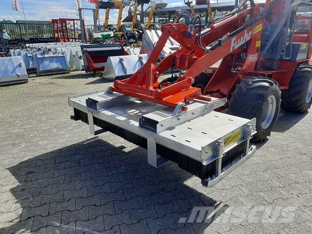 Fliegl Kehrbesen Löwe 250 cm mit Euroaufnahme und Palet Сельхозтехника - Другие