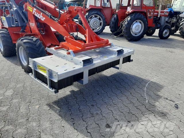 Fliegl Kehrbesen Löwe 250 cm mit Euroaufnahme und Palet Сельхозтехника - Другие