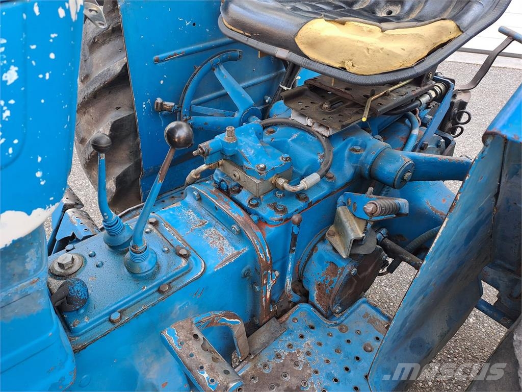 Ford Super Dexta 3000 Traktorji