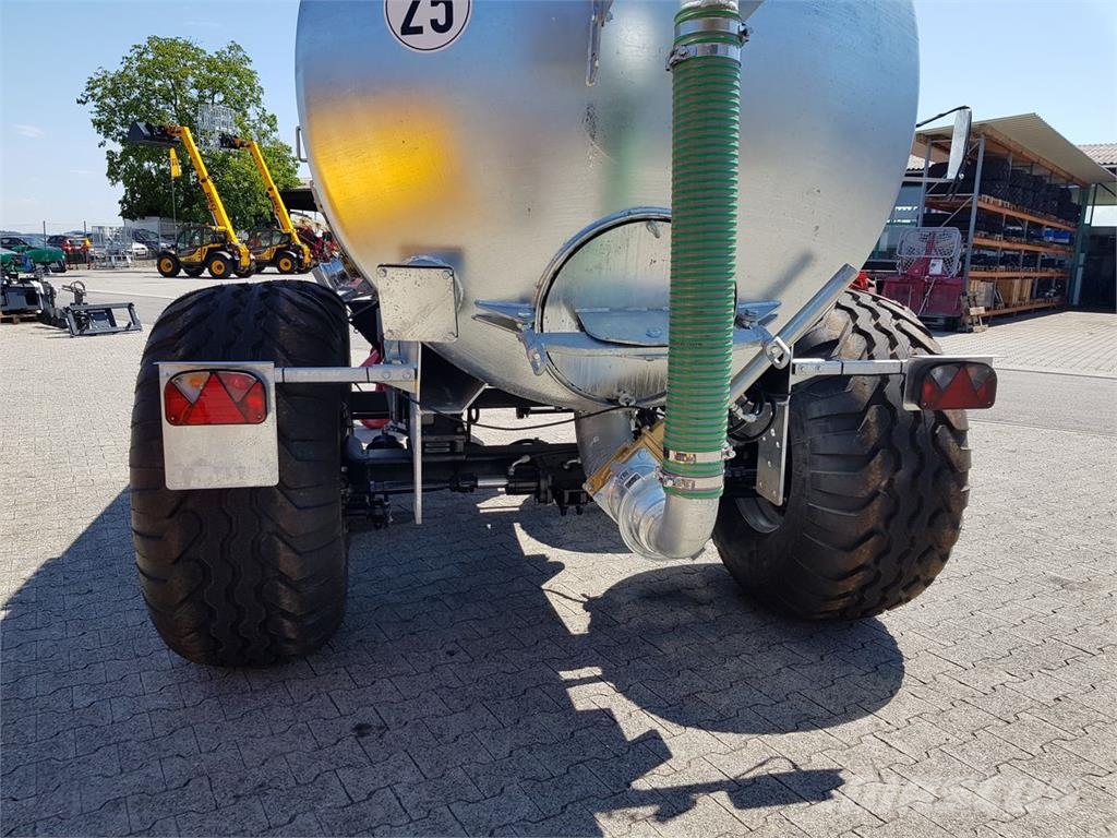 Fuchs 8400Liter Tandemachse Flytgödselspridare