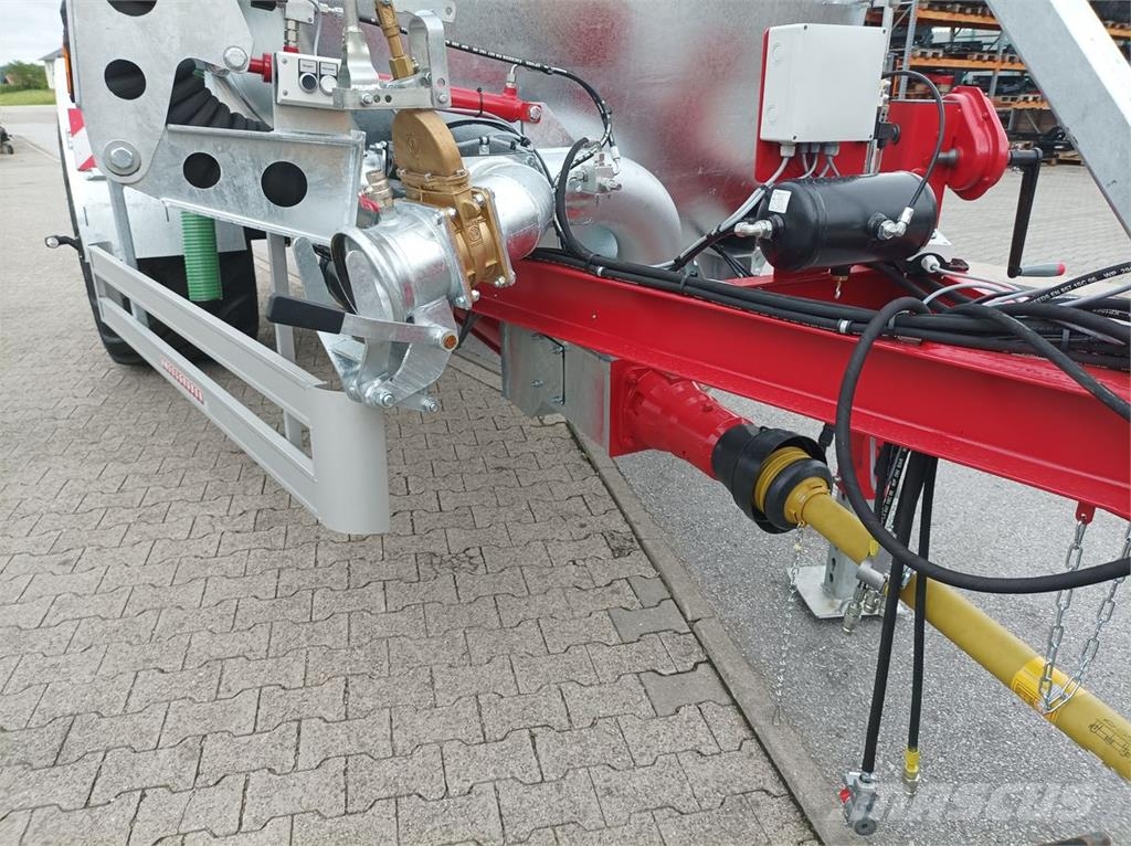 Fuchs Pumpfass 8500 Liter NEU mit Saugarm Flytgödselspridare