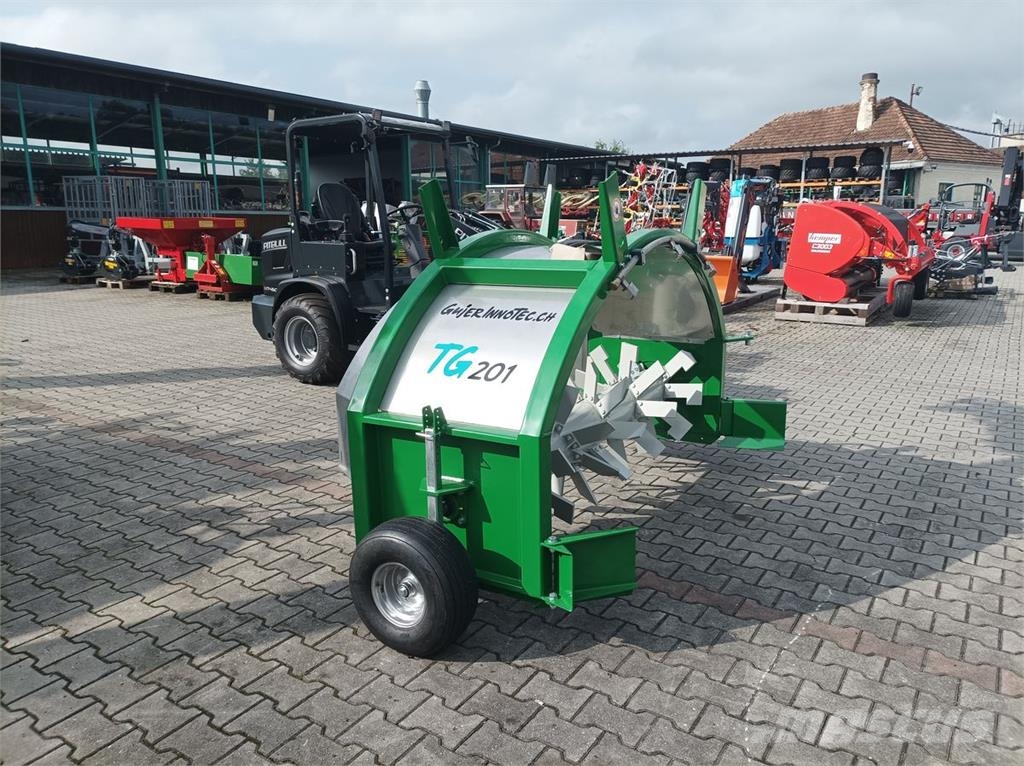 Gujer Kompostwender TG 201 TOP für Hoflader Other fertilizing machines and accessories