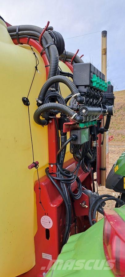 Hardi Master 1000 牽引型スプレイヤー