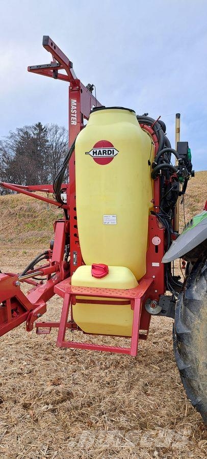 Hardi Master 1000 牽引型スプレイヤー