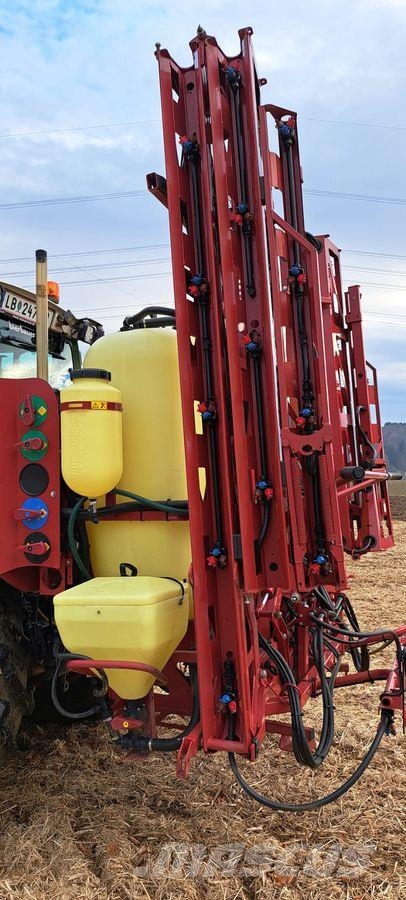 Hardi Master 1000 牽引型スプレイヤー