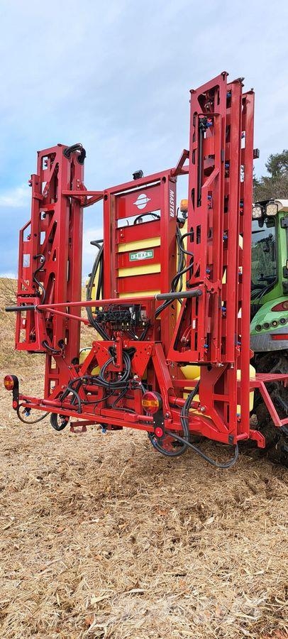 Hardi Master 1000 牽引型スプレイヤー