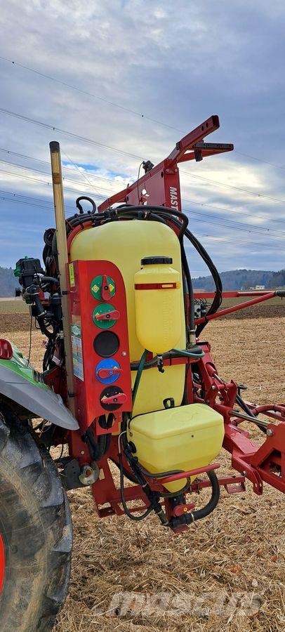 Hardi Master 1000 牽引型スプレイヤー