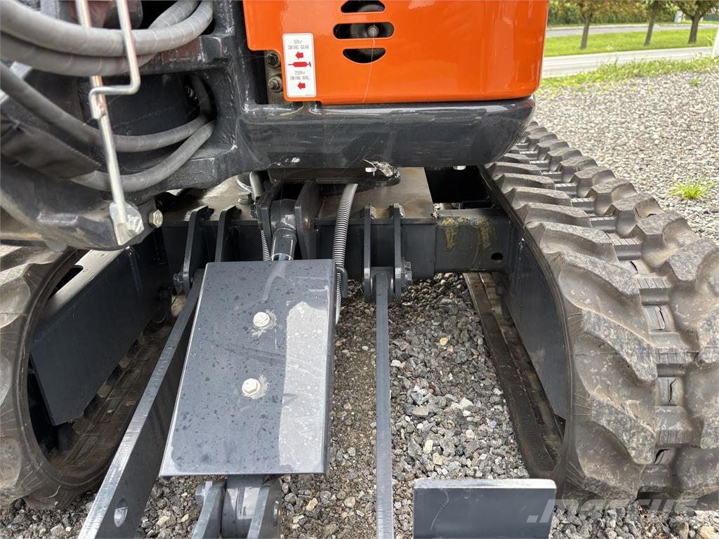 Hitachi ZX10U-6 Міні-екскаватори < 7т