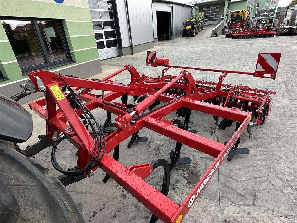 Horsch Terrano 3FX Cultivatoare