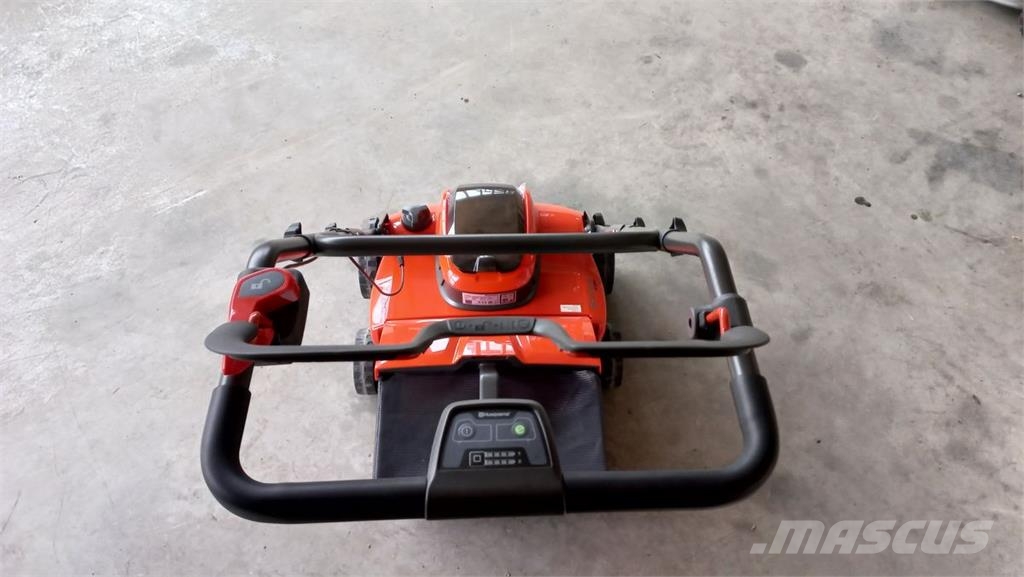 Husqvarna S138i Other groundscare machines