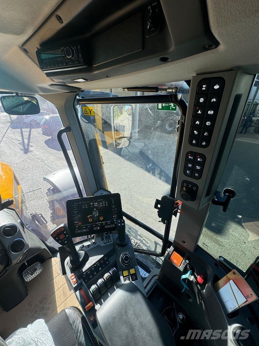 JCB Fastrac 4220 iCON Traktori