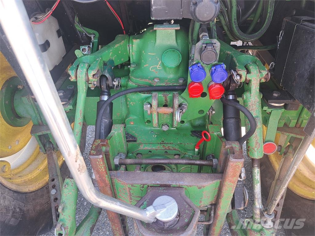 John Deere 1950 A CC2 Traktoriai