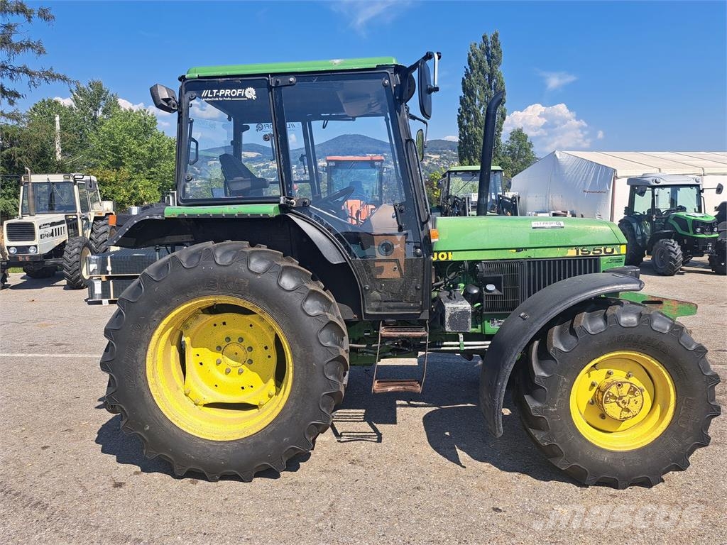 John Deere 1950 A CC2 Traktoriai