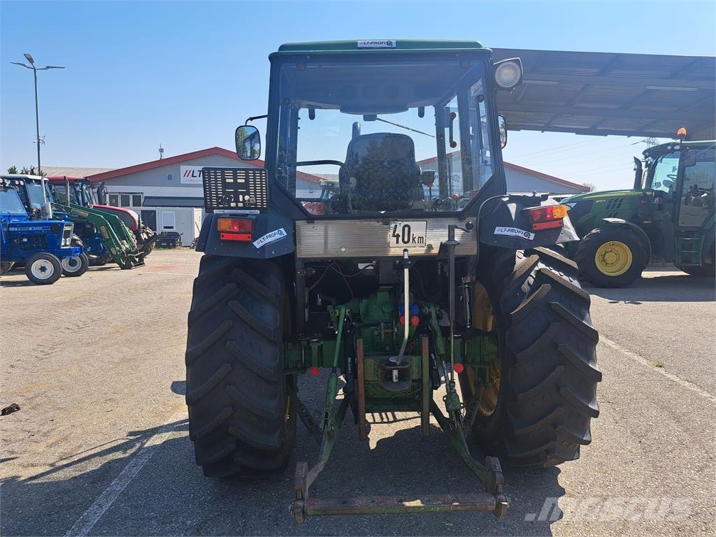 John Deere 1950 A CC2 Traktoriai