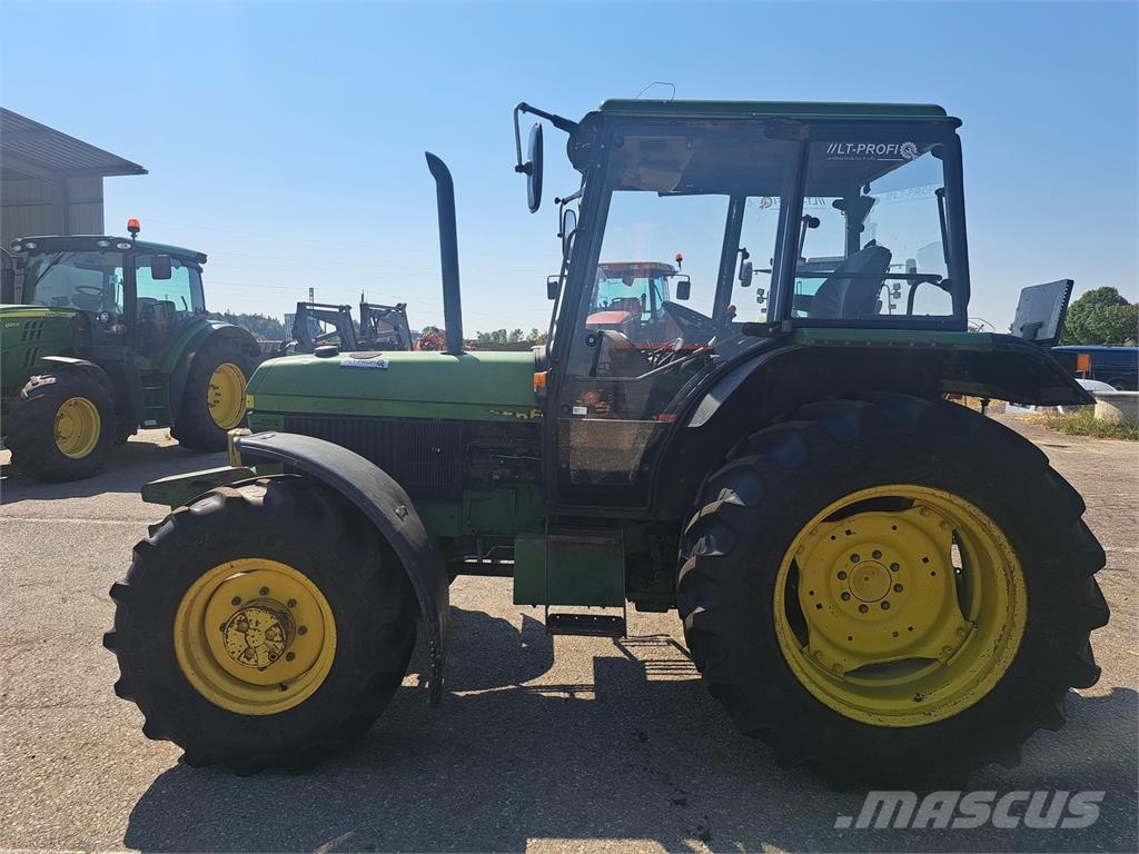 John Deere 1950 A CC2 Traktoriai