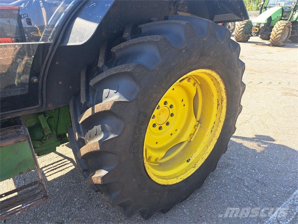 John Deere 1950 A CC2 Traktoriai