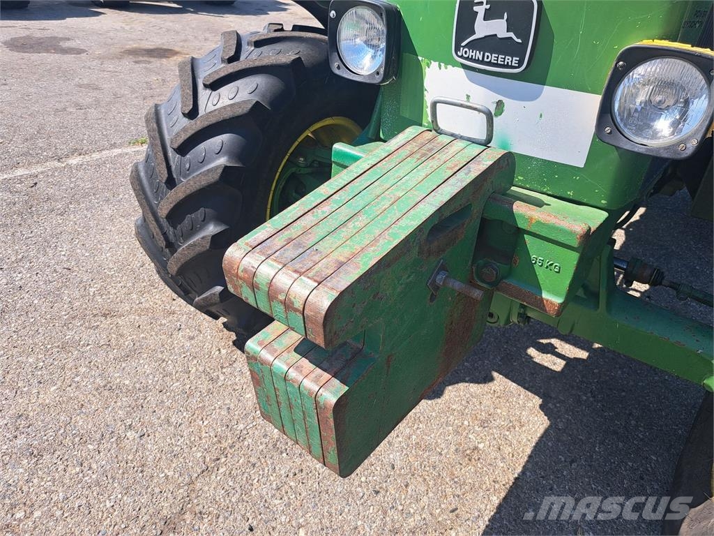John Deere 1950 A CC2 Traktoriai