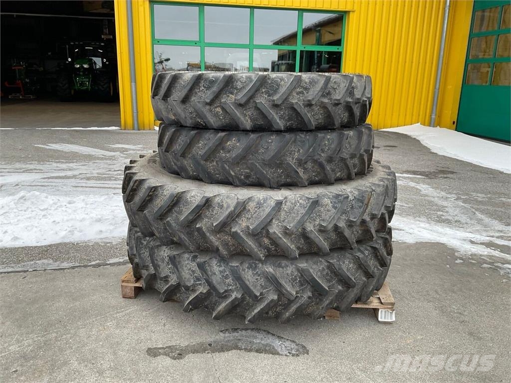 John Deere 380/90R50 und 320/85R38 Tyres, wheels and rims