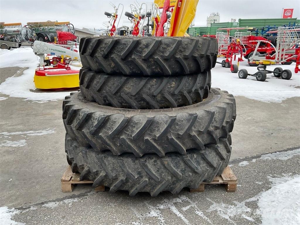 John Deere 380/90R50 und 320/85R38 Tyres, wheels and rims