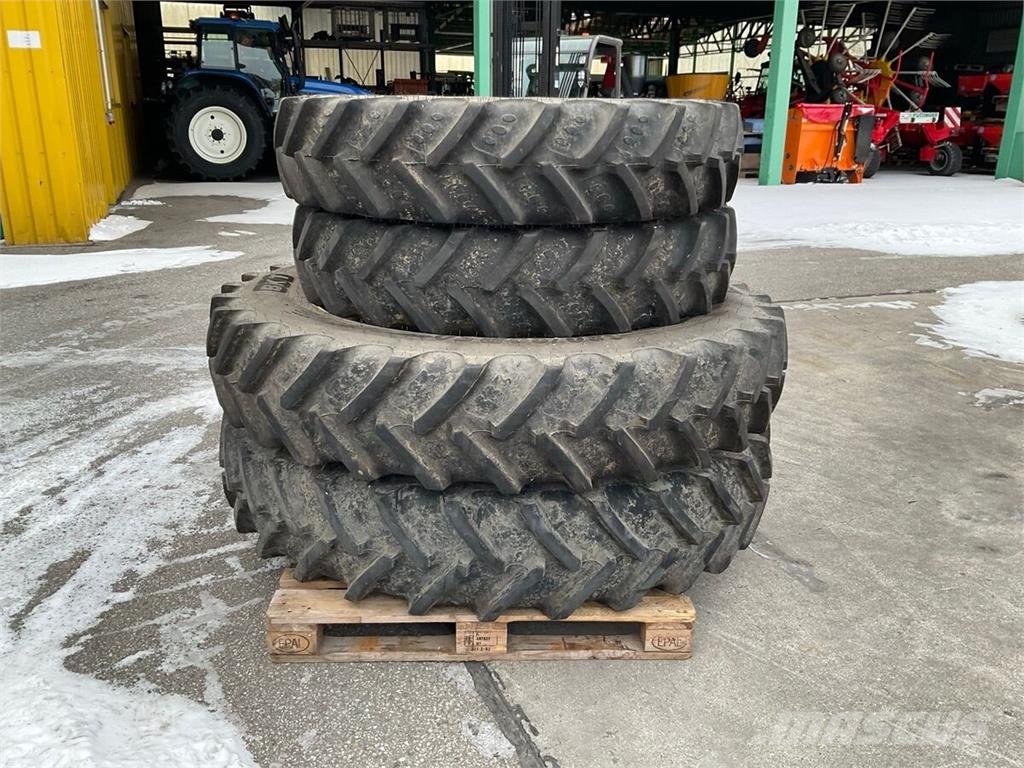 John Deere 380/90R50 und 320/85R38 Tyres, wheels and rims