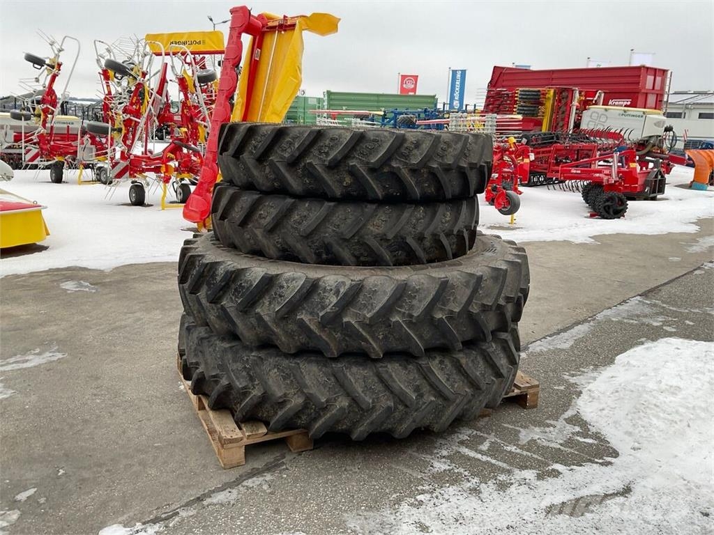 John Deere 380/90R50 und 320/85R38 Tyres, wheels and rims